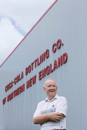 »Das Vertrauen in KHS-Technik hat sich einmal mehr gelohnt«, resümiert Rick Neal, Leiter der CCNNE-Pro­duktionsstätte in Londonderry