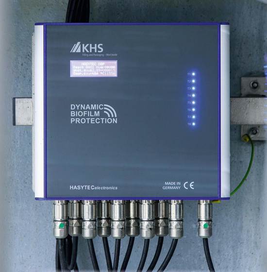 Bei BAD MEINBERGER ist das Dynamic Biofilm Protection System derzeit mit 2 Steuereinheiten und 12 Ultraschall-Aktoren in Betrieb.