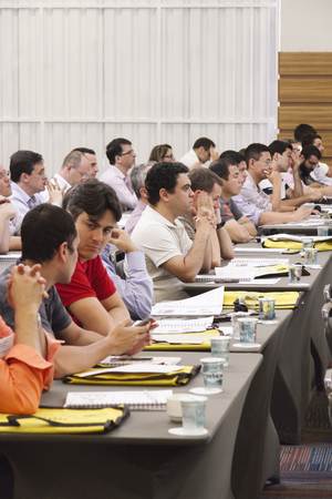 Die zahlreichen Symposiumsteilnehmer verfolgten interessiert die Fachvorträge.