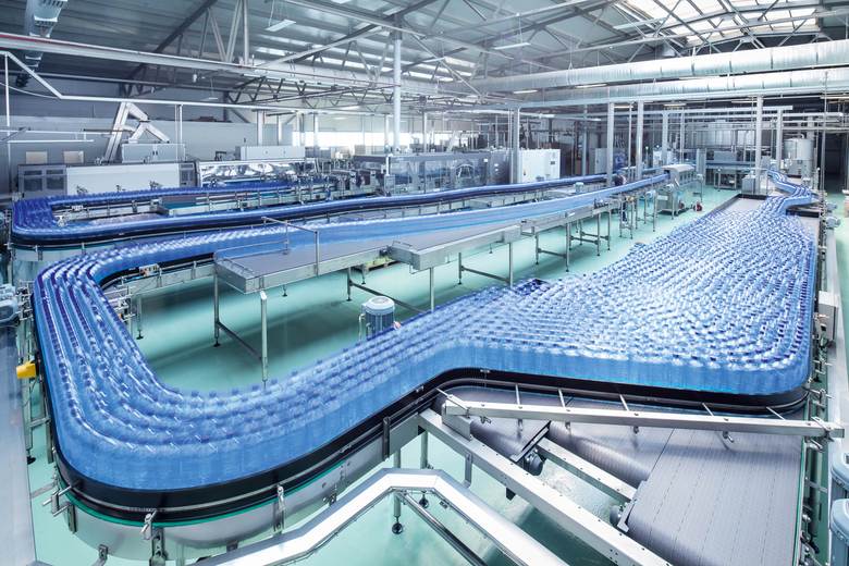 The PET line for still and sparkling mineral water has a capacity of up to 26,400 bottles per hour.