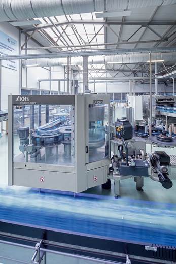 The Innoket 360 S labeler is part of the compact new PET filling line for still and sparkling water from KHS.